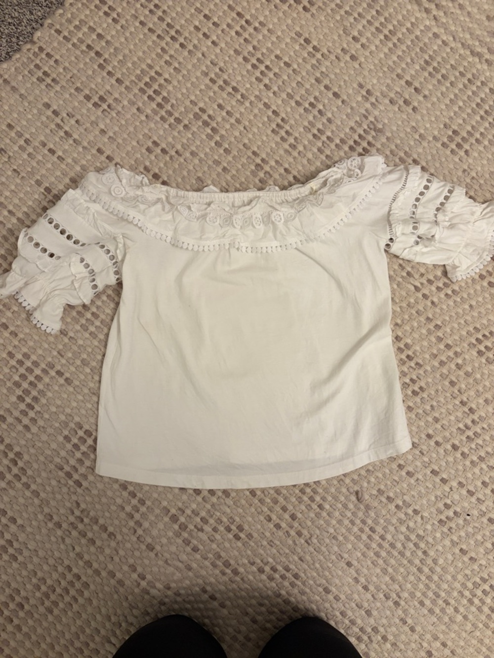 Lilly Pulitzer White Off-Shoulder Lace Sleeve Women's Top